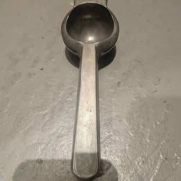 Metal Citrus Juicer Lemon Juicer 8" - Picture 1 of 5